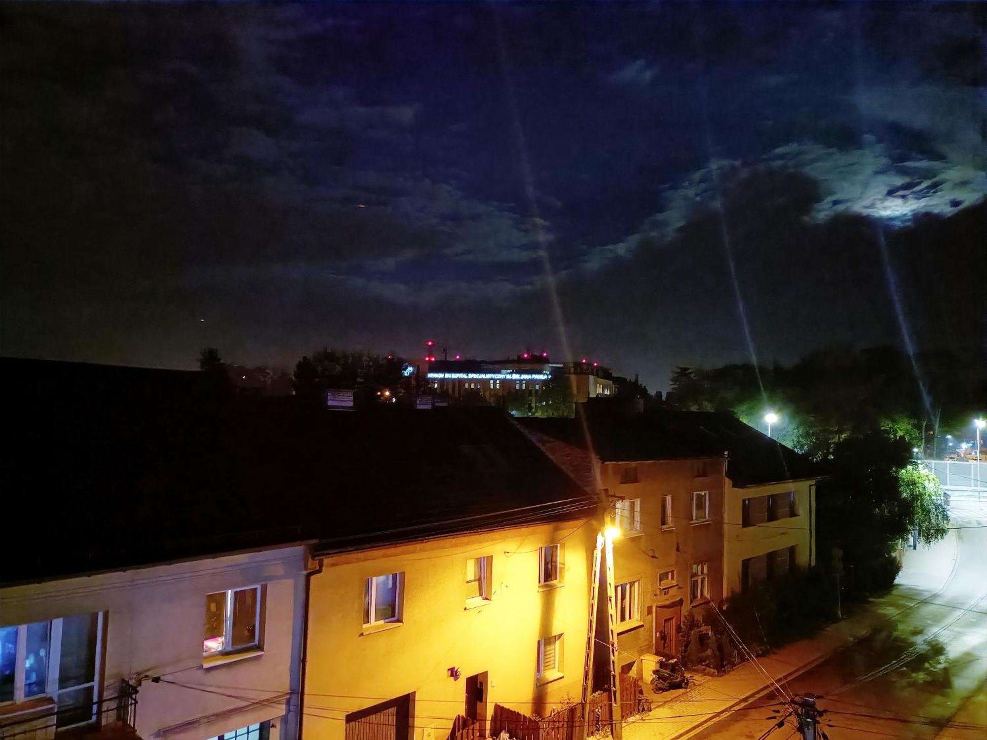 Pokoje Przytulnie Jak W Domu Cracovia Exterior foto